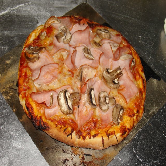Ham and mushroom pizza – created on the CHEF CHEF app for iOS