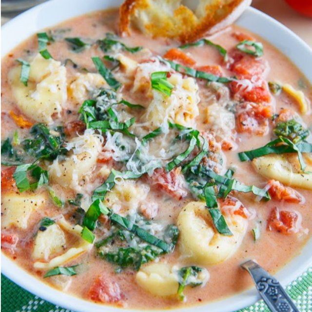 tomato spinach tortellini soup