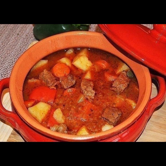 Гуляш – created on the CHEF CHEF app for iOS