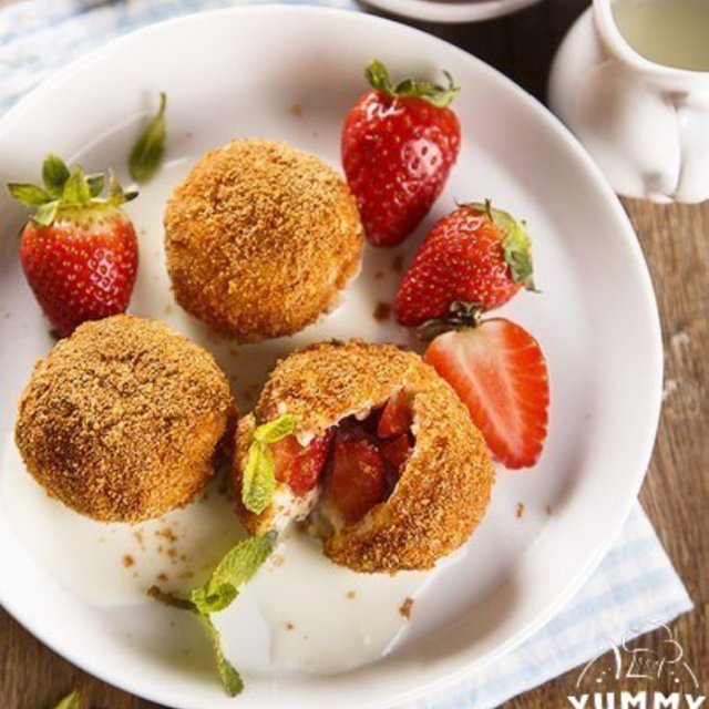 КЛУБНИЧНЫЕ КНЕДЛИКИ В СОУСЕ – created on the CHEF CHEF app for iOS