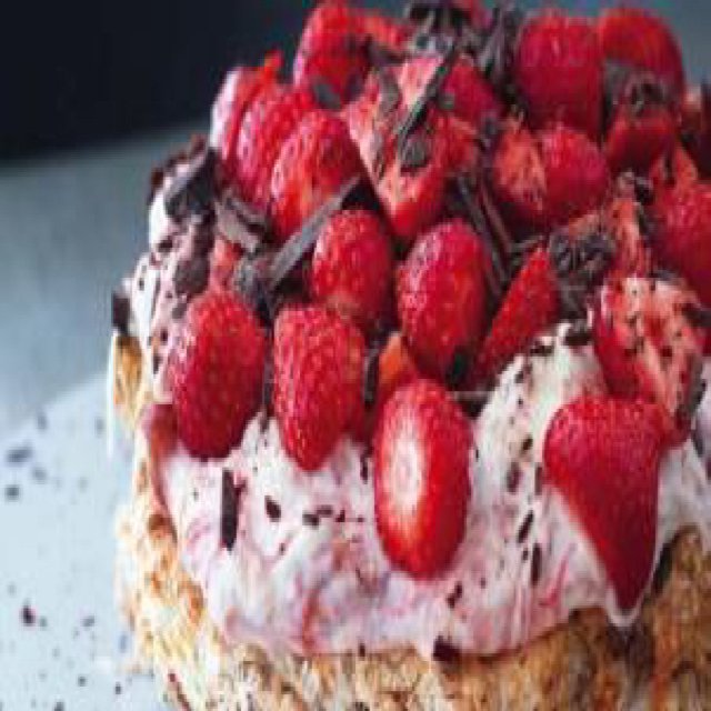 Mandeldrøm m.rabarber/ordbær – created on the CHEF CHEF app for iOS