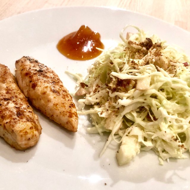Kylling med spidskål salat