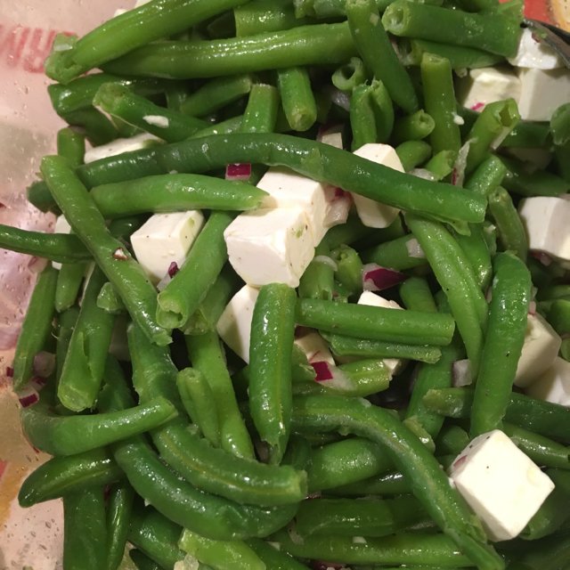 Salat m bønner, rødløg og feta – created on the CHEF CHEF app for iOS