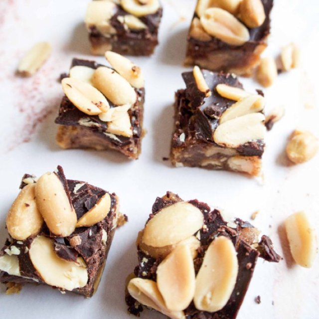 DESSERT: Sunde Snickers – created on the CHEF CHEF app for iOS