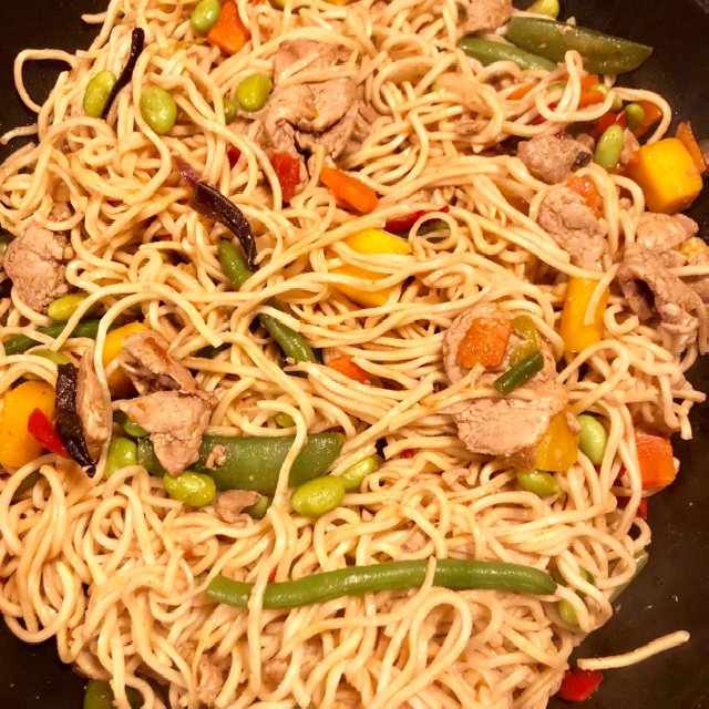Wok med nudler 